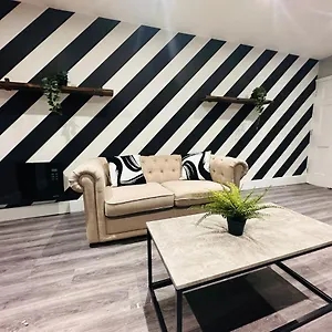 Flash Sale King Size Bed Super Flat Next To Seafront 1 Apartment